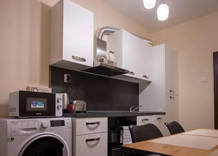 Design 1Bdr Apartment In Top Center - Free Parking
