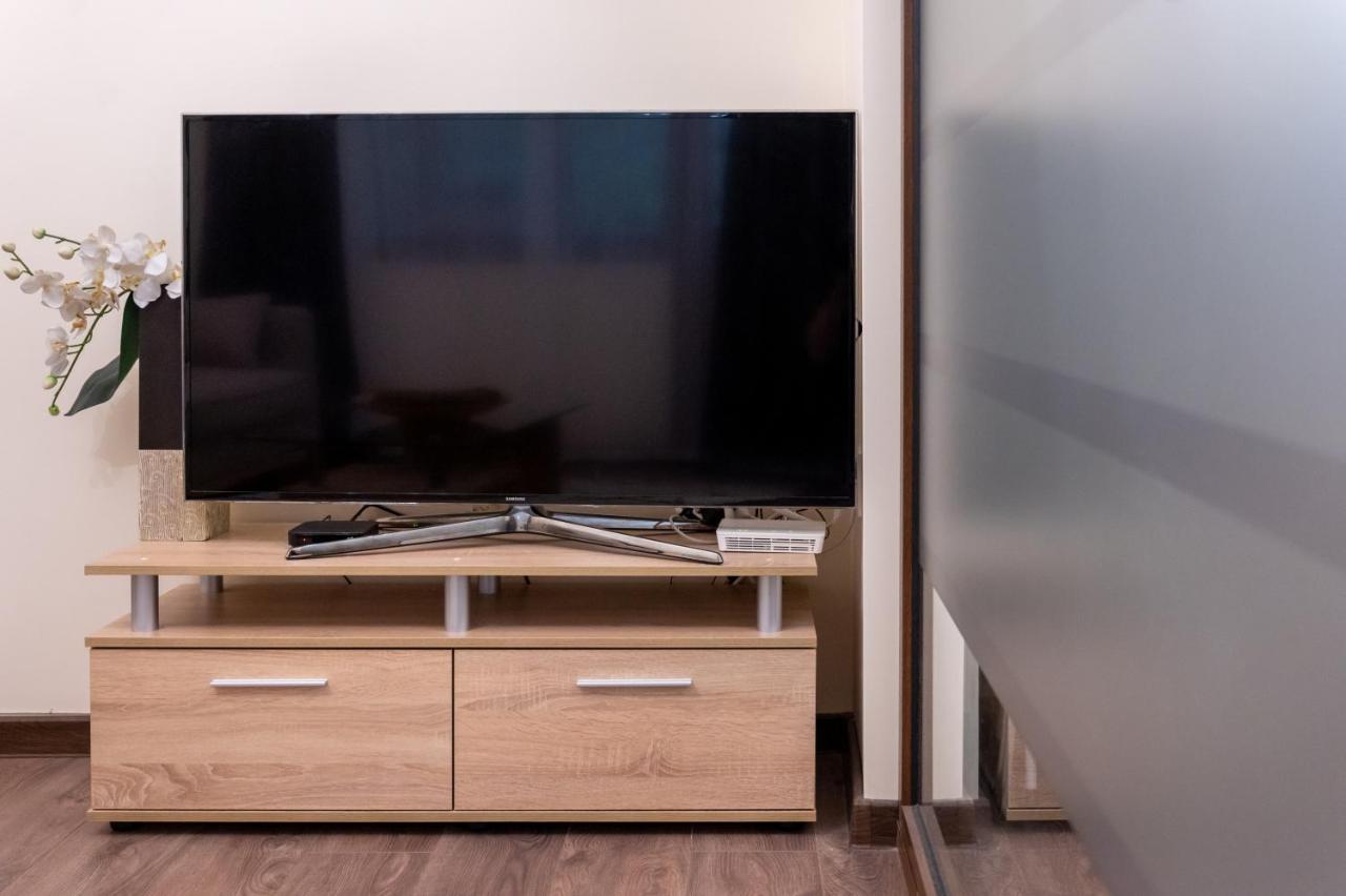 Design 1bdr In Center - Free Parking Apartament *